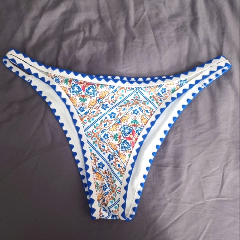 Bikini bottom